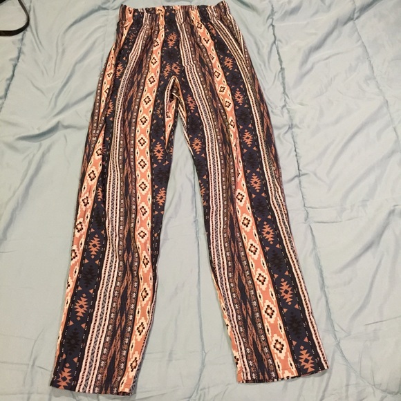 🔴Tribal print pants