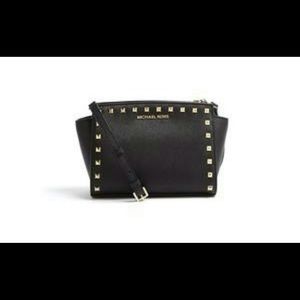 Michael Kors Selma Stud Mini Crossbody black