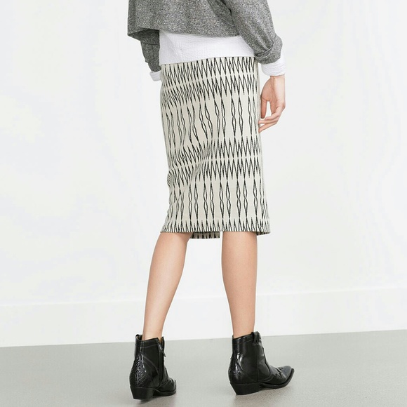 Bundled {zara} asymmetrical zigzag pencil skirt - Picture 2 of 4