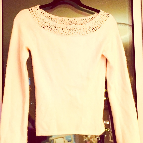 bebe Sweaters - Soft and cozy winter sweater!