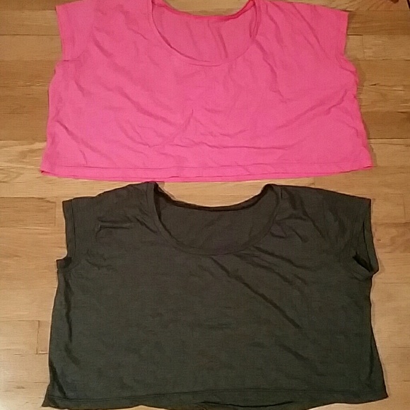 2 Crop tops!