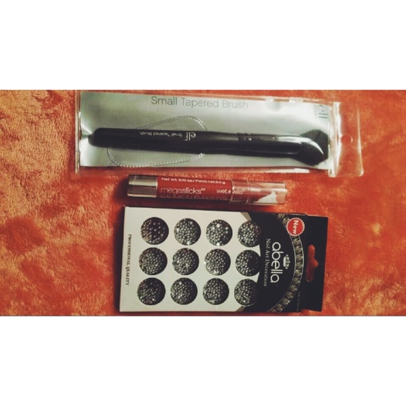 Cute bundle for lips, face and nails.