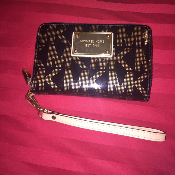 🆕 Michael Kors Wristlet