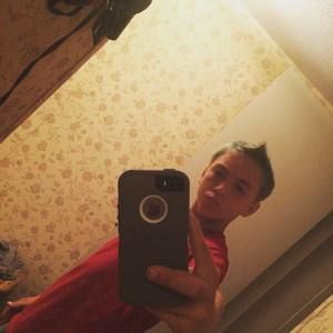 Meet your Posher, Derek