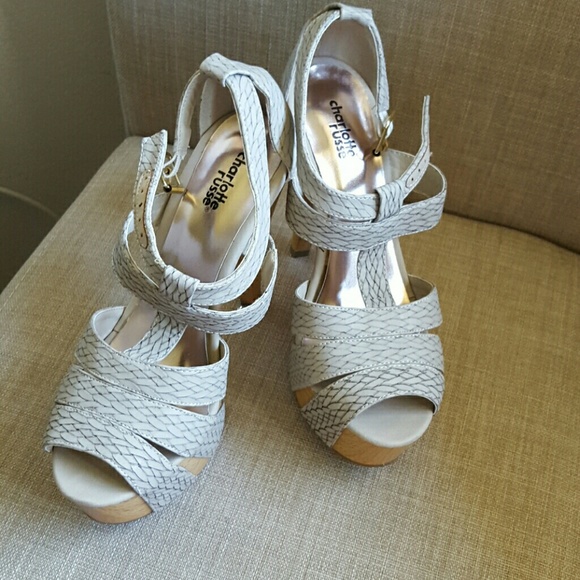 **SOLD SOLD **Nude colored heels.