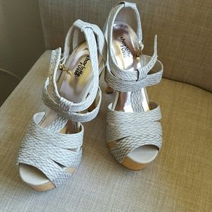 **SOLD SOLD **Nude colored heels.