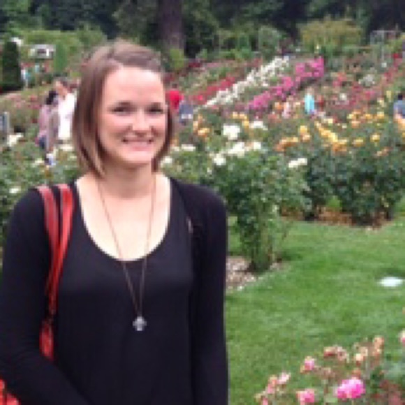Meet your Posher, Hilary