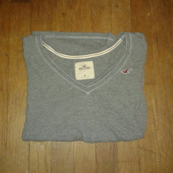 Hollister V-neck
