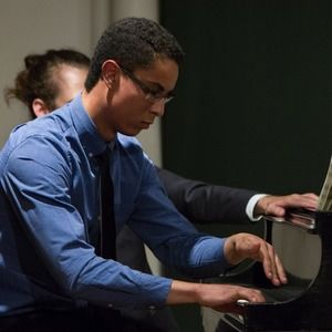 Meet your Posher, Christian