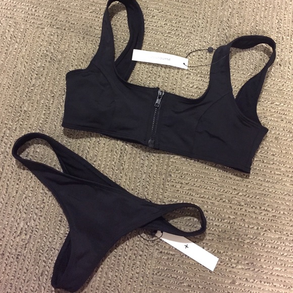 Coulbourne Bond Set