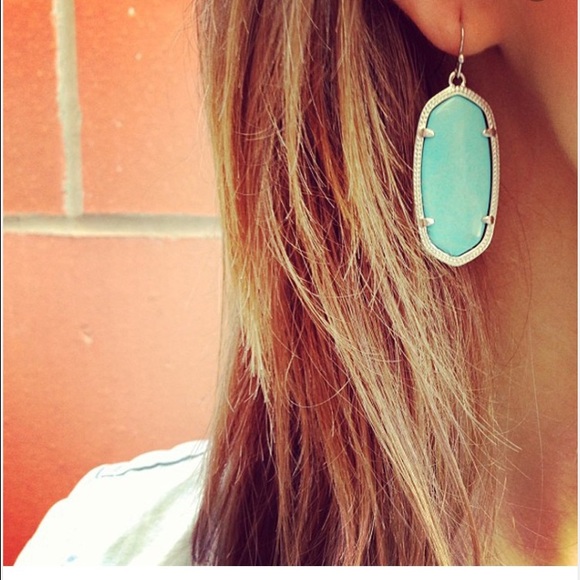Kendra Scott Jewelry - Brand new Kendra Scott Elle chalcedony earrings