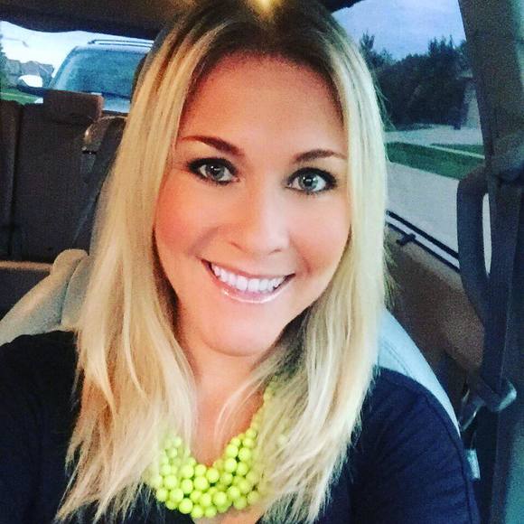 Meet your Posher, Jenn - Picture 1 of 1