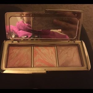 Hourglass ambient lighting blush palette