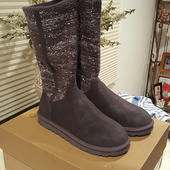 UGG charcoal W CAMAYA  NIB