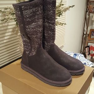 UGG charcoal W CAMAYA  NIB