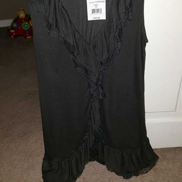 Top - Picture 2 of 3