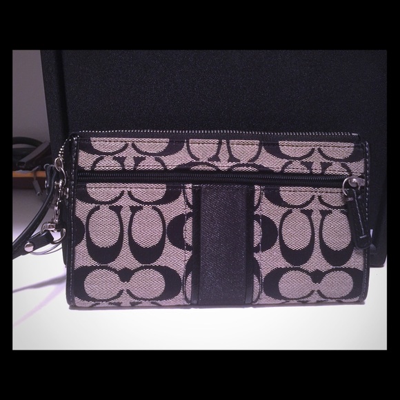 Authentic Coach Wristlet