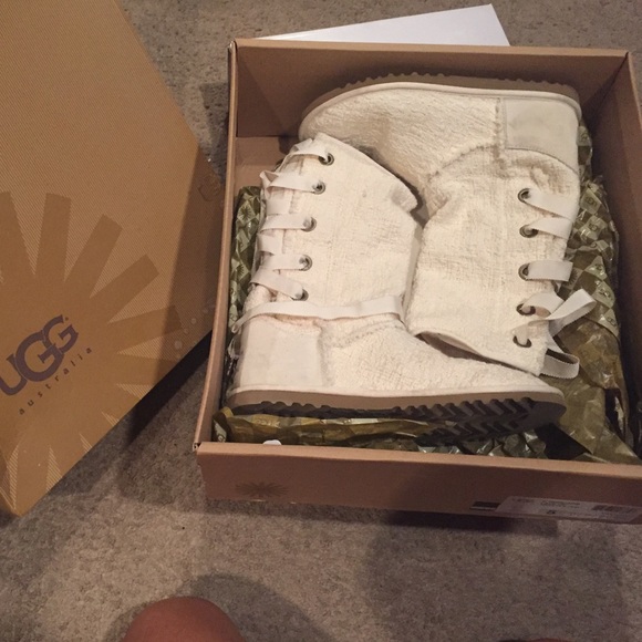 Lace up uggs