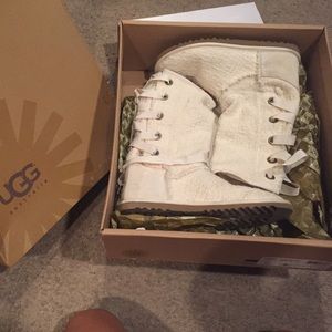 Lace up uggs