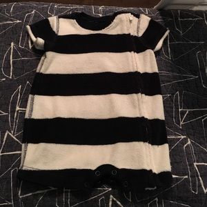 3 Gap baby boy outfits all 0-3 months