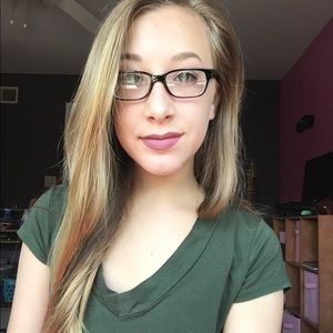 Meet your Posher, Alexis