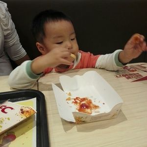 Meet your Posher, Ye