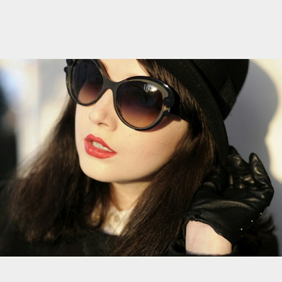 Prada Sunglasses Amber Burlesque authentic
