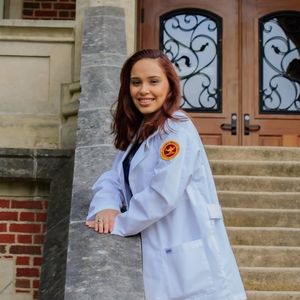 Meet your Posher, Isabel