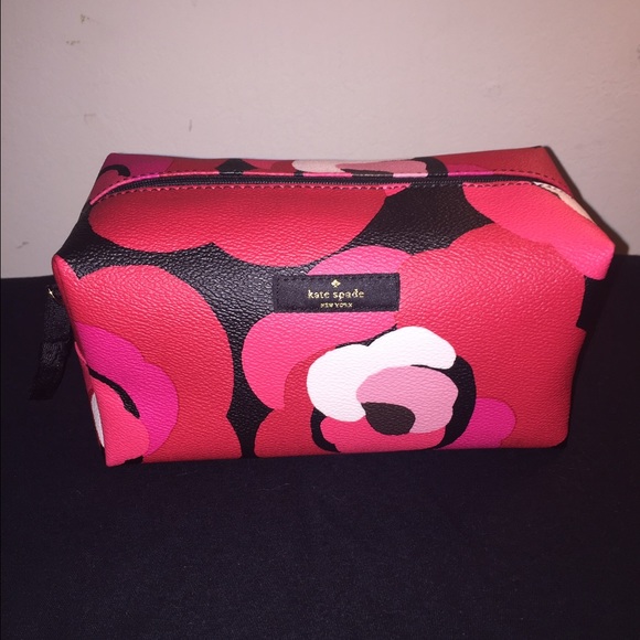 kate spade Handbags - Kate Spade Medium Davie Cosmetic Bag