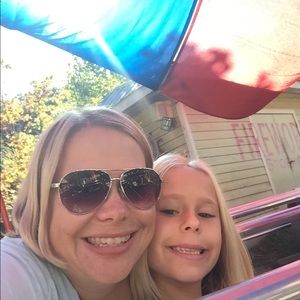 Meet your Posher, Kelly