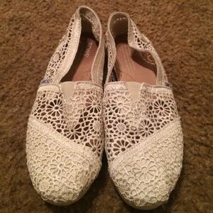 TOMS LACE
