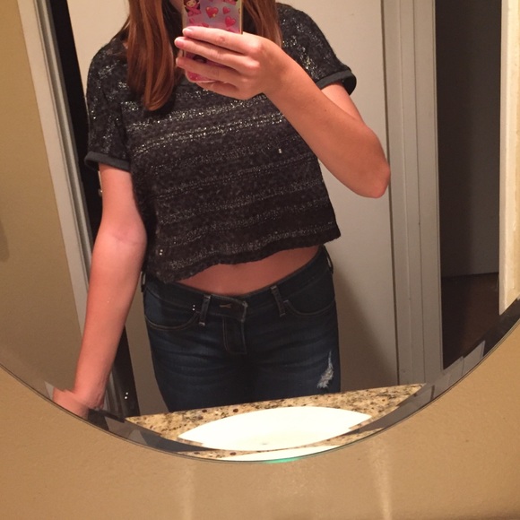 Loose Crop Top - Picture 1 of 2