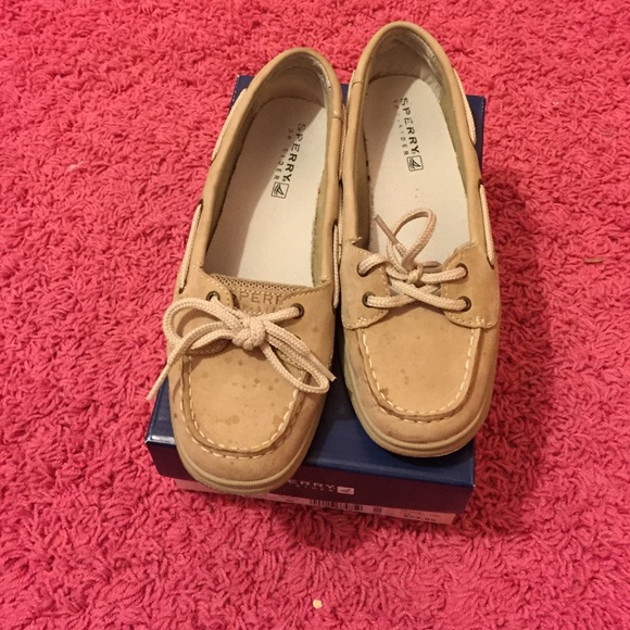 Tan sperrys size 5.5 in KIDS
