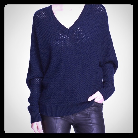 Vince Sweaters - 🎉sale!! Vince dolman v sweater