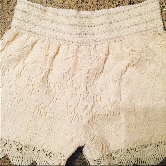 Floral Lace White Shorts