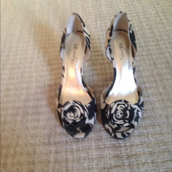 Black shoes - Picture 1 of 1