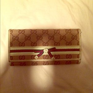 Gucci Continental Wallet w/ Bow Detail