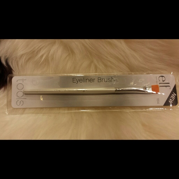 *NEW * E.L.F. EYELINER BRUSH - Picture 1 of 1
