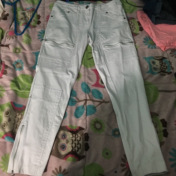 White stretchy pants