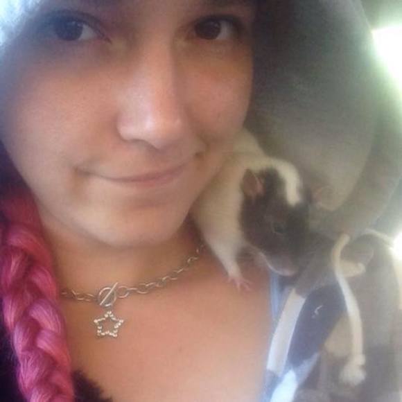 Meet your Posher, Courtney