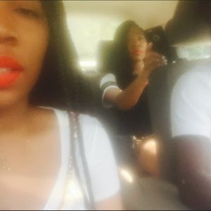 Oh hey there😘 from your fellow seller!!