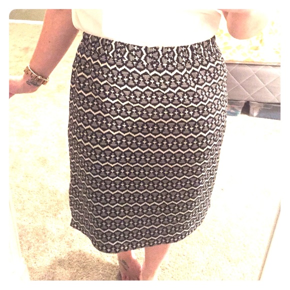 LOFT Dresses & Skirts - Adorable skirt from Ann Taylor Loft. Size 0