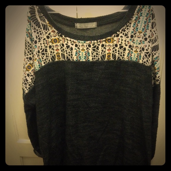 🚫SOLD🚫Cute Aztec print sweater