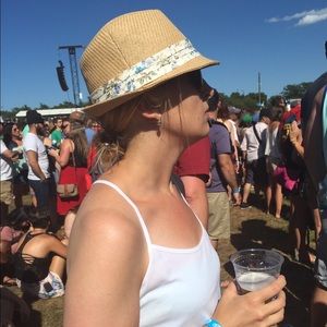 Meet your Posher, Laura