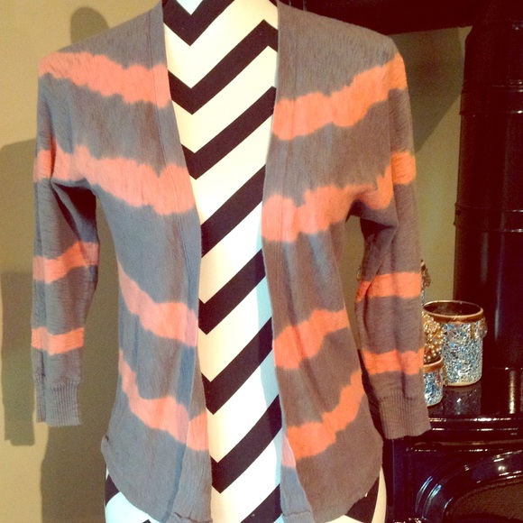 American Eagle Outfitters Sweaters - 🍁Awesome AE Cardigan!🍁 Size XS GREAT COLORS!