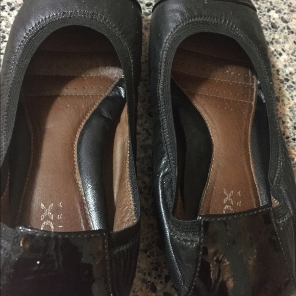 Comfortable black flat ballet shoes
