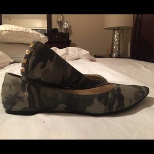 Camo studded size 10 flats