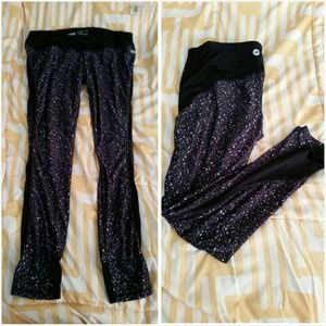 Black printed skinny workout/yoga pants. L/XL