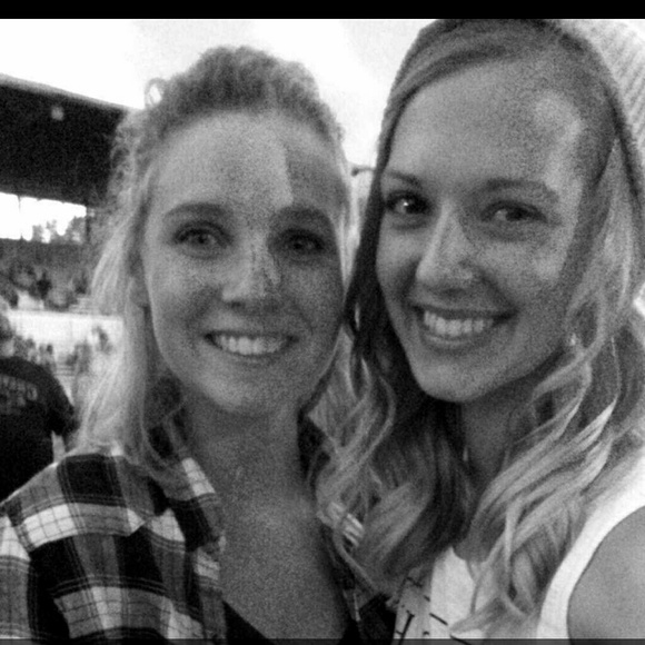 Meet your Posher, Janell - Picture 2 of 2