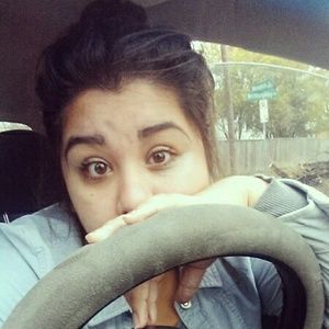 Meet your Posher, Alexia v